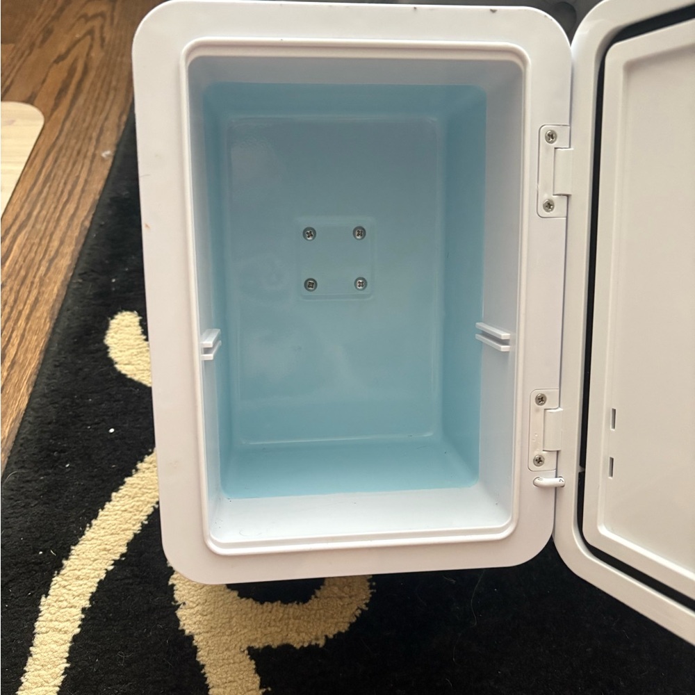 LED Vanity Mirror with Touch Sensor - Picture 7 of 10